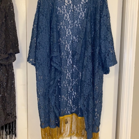 Lularoe size large lot lace kimono cardigan with fringe hem - Picture 4 of 8